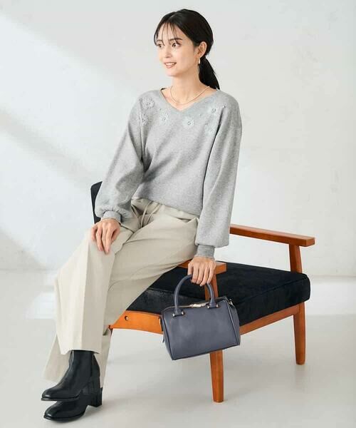 a.v.v / アー・ヴェ・ヴェ ニット・セーター | フラワー刺繍ニットプルオーバー | 詳細19