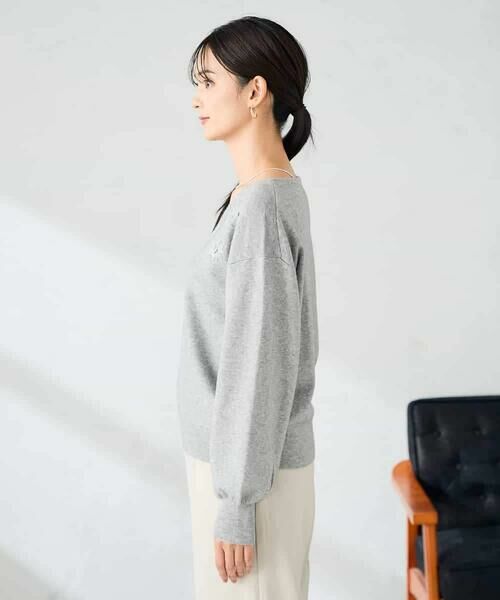 a.v.v / アー・ヴェ・ヴェ ニット・セーター | フラワー刺繍ニットプルオーバー | 詳細23