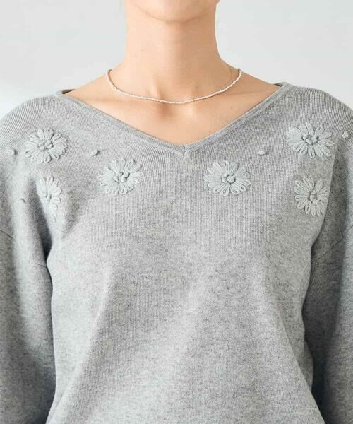 a.v.v / アー・ヴェ・ヴェ ニット・セーター | フラワー刺繍ニットプルオーバー | 詳細25