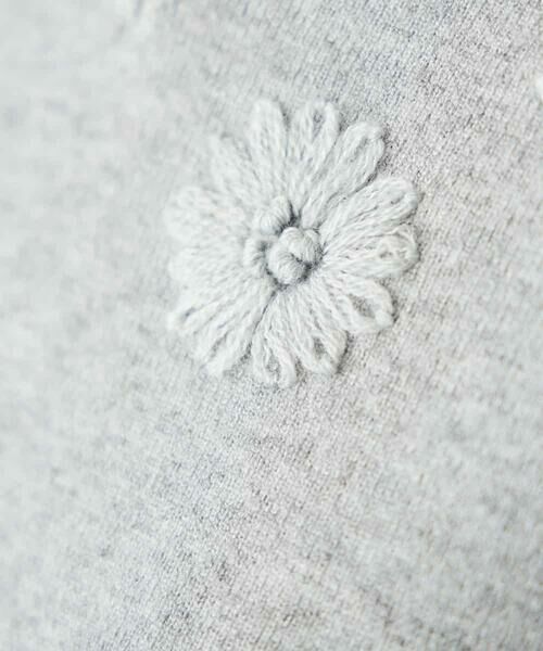 a.v.v / アー・ヴェ・ヴェ ニット・セーター | フラワー刺繍ニットプルオーバー | 詳細29