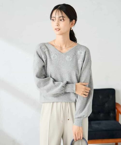 a.v.v / アー・ヴェ・ヴェ ニット・セーター | フラワー刺繍ニットプルオーバー | 詳細9