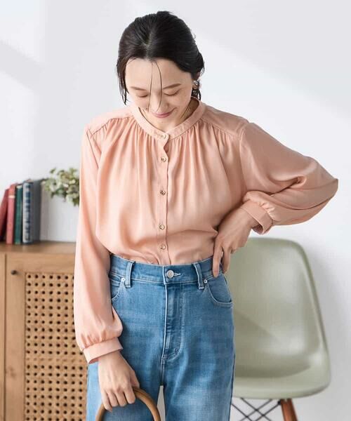 a.v.v / アー・ヴェ・ヴェ シャツ・ブラウス | 【低身長サイズ】【洗える】サテンギャザーブラウス | 詳細1