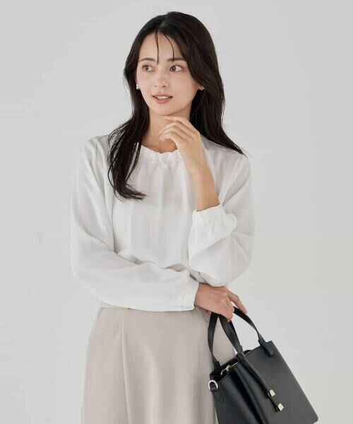 a.v.v / アー・ヴェ・ヴェ シャツ・ブラウス | 【洗える】タックネックブラウス | 詳細12