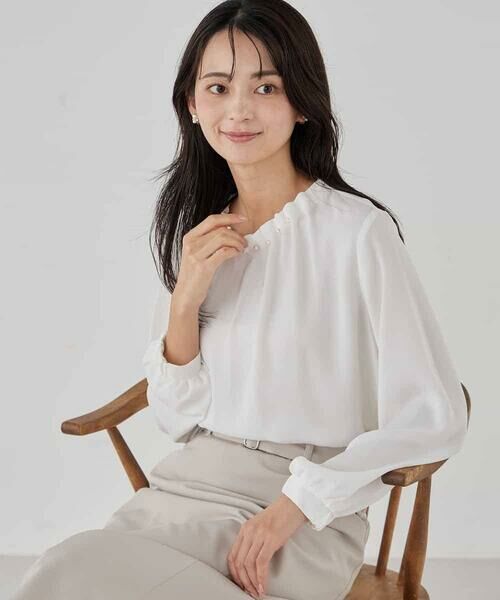 a.v.v / アー・ヴェ・ヴェ シャツ・ブラウス | 【洗える】タックネックブラウス | 詳細17