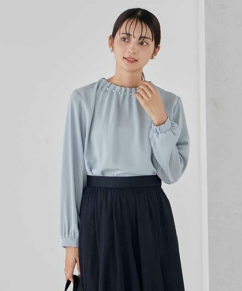 a.v.v / アー・ヴェ・ヴェ シャツ・ブラウス | 【洗える】タックネックブラウス(ライトブルー)