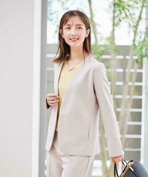 a.v.v / アー・ヴェ・ヴェ ノーカラージャケット | 【洗える/ストレッチ/セットアップ対応】ダブルクロスVネックノーカラージャケット(グレージュ)