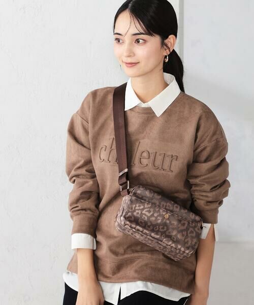 a.v.v / アー・ヴェ・ヴェ ショルダーバッグ | メニ?ポケットショルダーバッグ（ブラウン）