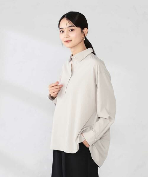 a.v.v / アー・ヴェ・ヴェ シャツ・ブラウス | 【防シワ】スキッパーシャツ（グレージュ）