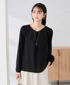 a.v.v / アー・ヴェ・ヴェ シャツ・ブラウス | サテンバックフレアブラウス【洗える/速乾/毛玉になりにくい/イージーケア】