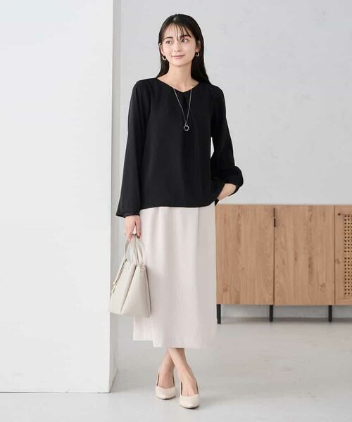 a.v.v / アー・ヴェ・ヴェ シャツ・ブラウス | サテンバックフレアブラウス【洗える/速乾/毛玉になりにくい/イージーケア】 | 詳細24