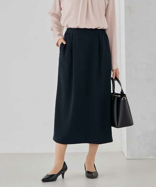 a.v.v / アー・ヴェ・ヴェ ミニ・ひざ丈スカート | サテンナロースカート【洗える/速乾/毛玉になりにくい/イージーケア】(ネイビー)