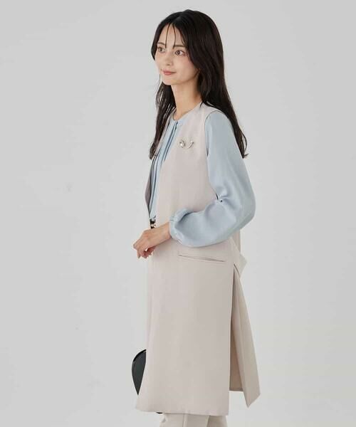 a.v.v / アー・ヴェ・ヴェ セットアップ | サテンサイドスリットジレ【洗える/速乾/毛玉になりにくい/イージーケア】 | 詳細10