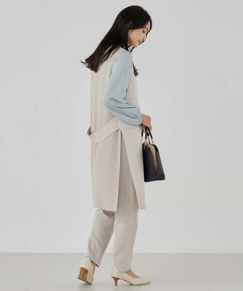 a.v.v / アー・ヴェ・ヴェ セットアップ | サテンサイドスリットジレ【洗える/速乾/毛玉になりにくい/イージーケア】 | 詳細16