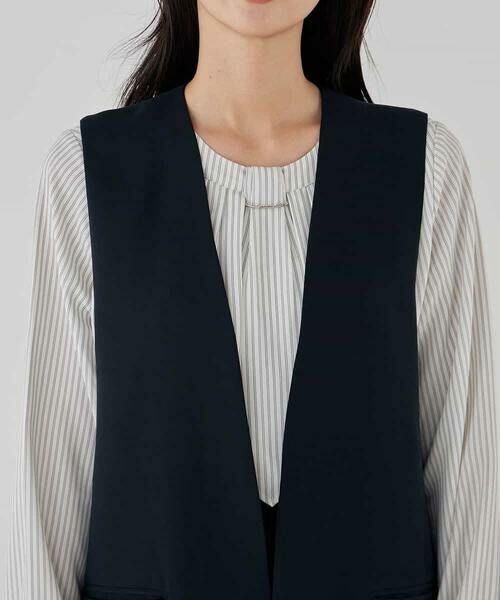 a.v.v / アー・ヴェ・ヴェ セットアップ | サテンサイドスリットジレ【洗える/速乾/毛玉になりにくい/イージーケア】 | 詳細25