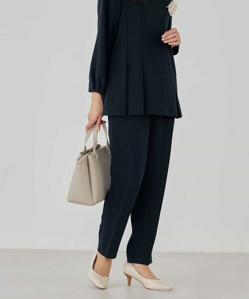 a.v.v / アー・ヴェ・ヴェ チノ・ワークパンツ | サテンテーパードパンツ【洗える/速乾/毛玉になりにくい/イージーケア】 | 詳細2