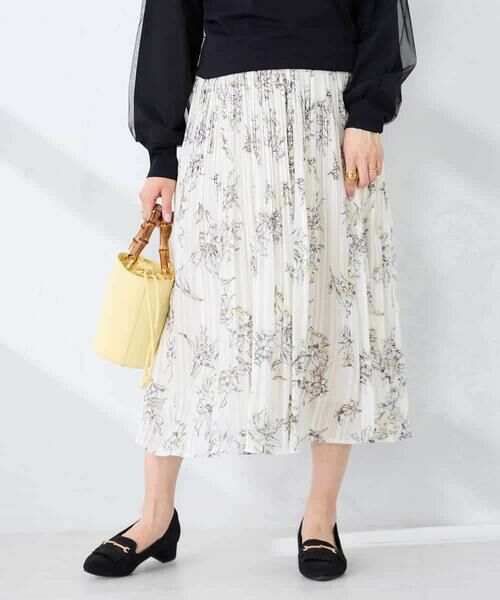 a.v.v / アー・ヴェ・ヴェ ロング・マキシ丈スカート | 【洗える】フラワープリントランダムプリーツスカート | 詳細7
