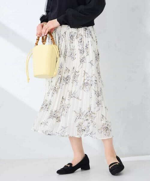a.v.v / アー・ヴェ・ヴェ ロング・マキシ丈スカート | 【洗える】フラワープリントランダムプリーツスカート | 詳細9