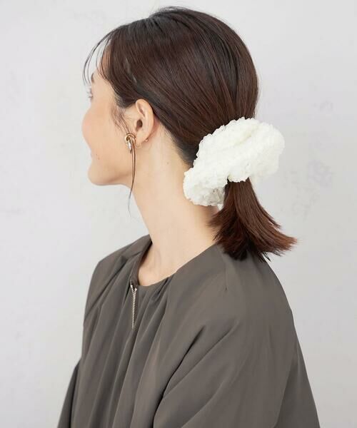 a.v.v / アー・ヴェ・ヴェ カチューシャ・カチューム・その他 | レース調ビッグシュシュ | 詳細3