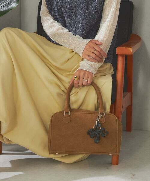 a.v.v / アー・ヴェ・ヴェ チャーム | ロゴチャーム | 詳細4