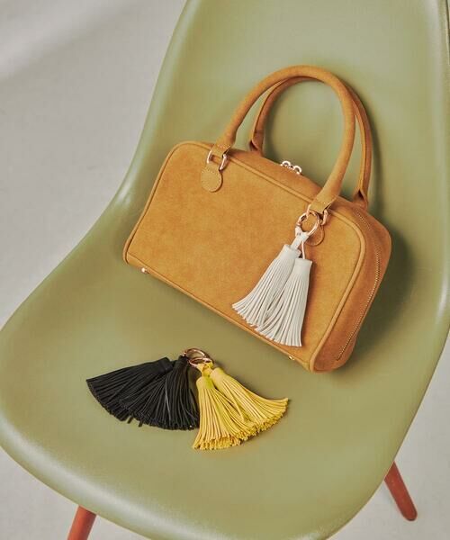 a.v.v / アー・ヴェ・ヴェ チャーム | タッセルチャーム（アイボリー）