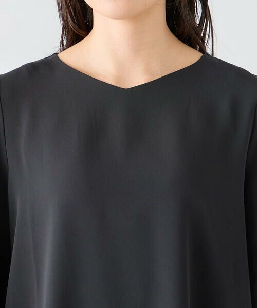 a.v.v / アー・ヴェ・ヴェ シャツ・ブラウス | ［支持率NO.1/接触冷感/速乾/UVカット/イージーケア］浅Vネックブラウス | 詳細24