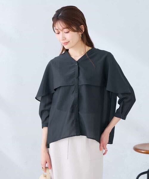 a.v.v / アー・ヴェ・ヴェ シャツ・ブラウス | ケープ風シアーブラウス | 詳細1