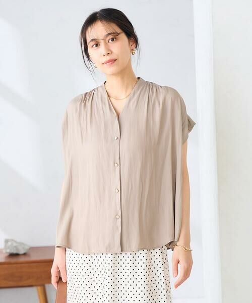 a.v.v / アー・ヴェ・ヴェ シャツ・ブラウス | Vネックギャザーブラウス | 詳細18