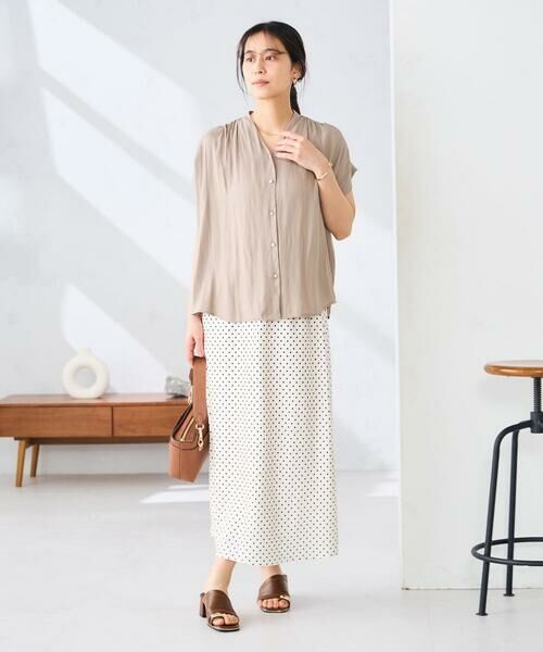 a.v.v / アー・ヴェ・ヴェ シャツ・ブラウス | Vネックギャザーブラウス | 詳細20