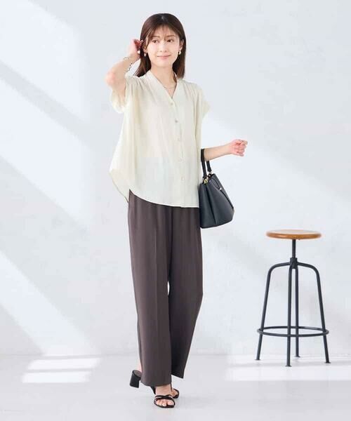 a.v.v / アー・ヴェ・ヴェ シャツ・ブラウス | Vネックギャザーブラウス | 詳細7