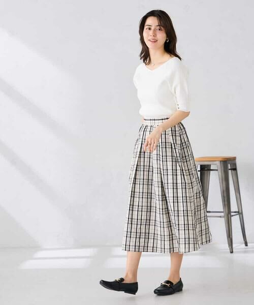 a.v.v / アー・ヴェ・ヴェ ニット・セーター | Vネックデコルテニット | 詳細12