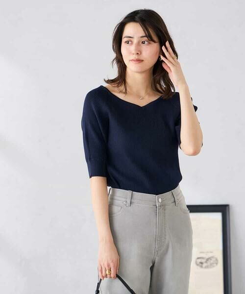 a.v.v / アー・ヴェ・ヴェ ニット・セーター | Vネックデコルテニット | 詳細2