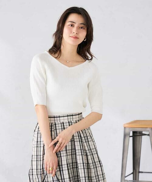 a.v.v / アー・ヴェ・ヴェ ニット・セーター | Vネックデコルテニット | 詳細6