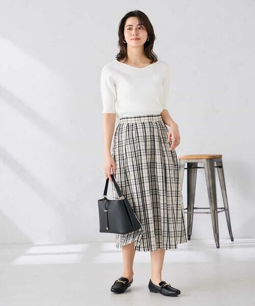 a.v.v / アー・ヴェ・ヴェ ニット・セーター | Vネックデコルテニット | 詳細8