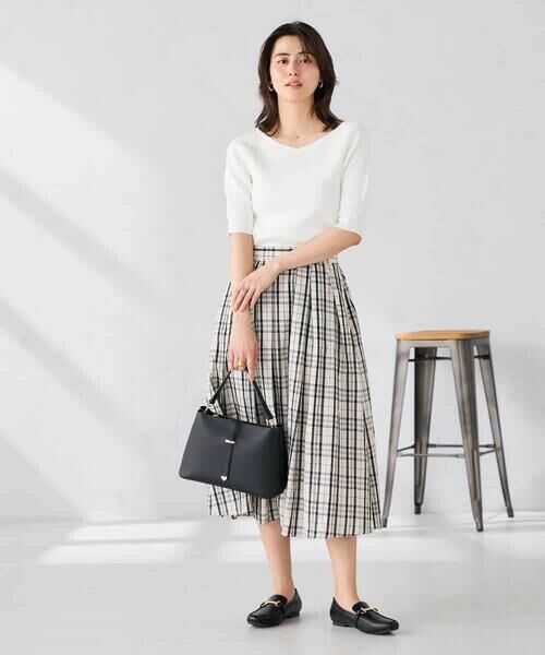 a.v.v / アー・ヴェ・ヴェ ニット・セーター | Vネックデコルテニット | 詳細9