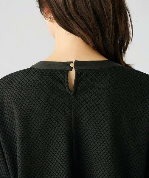 a.v.v / アー・ヴェ・ヴェ カットソー | 幾何レースドルマンカットソー | 詳細2