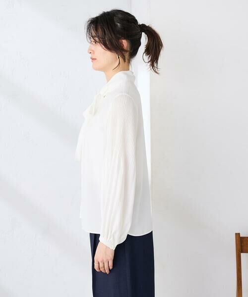 a.v.v / アー・ヴェ・ヴェ シャツ・ブラウス | 【洗える】2WAY袖プリーツボウタイブラウス | 詳細9