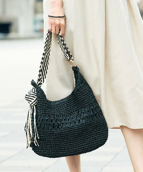 a.v.v / アー・ヴェ・ヴェ トートバッグ | 【雑誌InRed(宝島社)5月号掲載】ミックス編み雑材バッグ（ブラック）