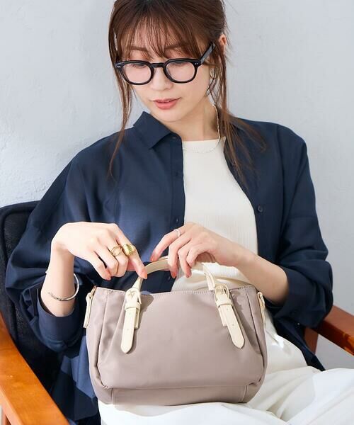 a.v.v / アー・ヴェ・ヴェ ショルダーバッグ | ベルトハンドショルダーバッグ（ベージュ）