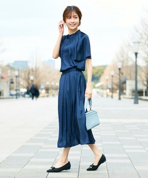 a.v.v / アー・ヴェ・ヴェ シャツ・ブラウス | エアリーサテンシャーリングネックブラウス | 詳細26