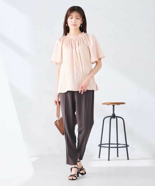 a.v.v / アー・ヴェ・ヴェ シャツ・ブラウス | エアリーサテンシャーリングネックブラウス | 詳細5