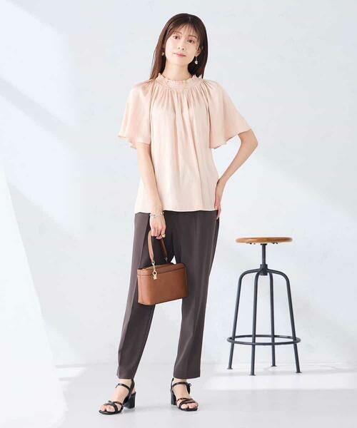 a.v.v / アー・ヴェ・ヴェ シャツ・ブラウス | エアリーサテンシャーリングネックブラウス | 詳細6