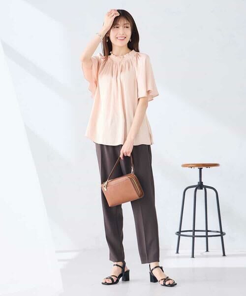 a.v.v / アー・ヴェ・ヴェ シャツ・ブラウス | エアリーサテンシャーリングネックブラウス | 詳細7