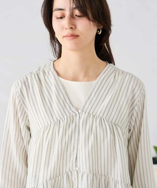a.v.v / アー・ヴェ・ヴェ シャツ・ブラウス | ストライプ柄ティアードシアーブラウス | 詳細16