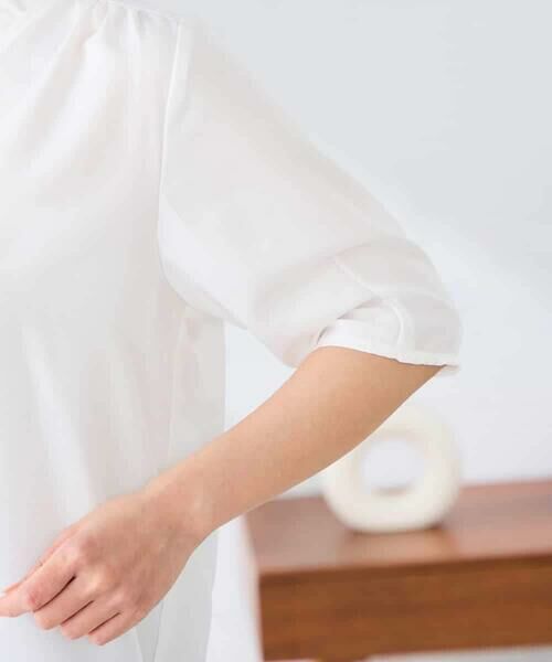 a.v.v / アー・ヴェ・ヴェ シャツ・ブラウス | フリルネックブラウス | 詳細10