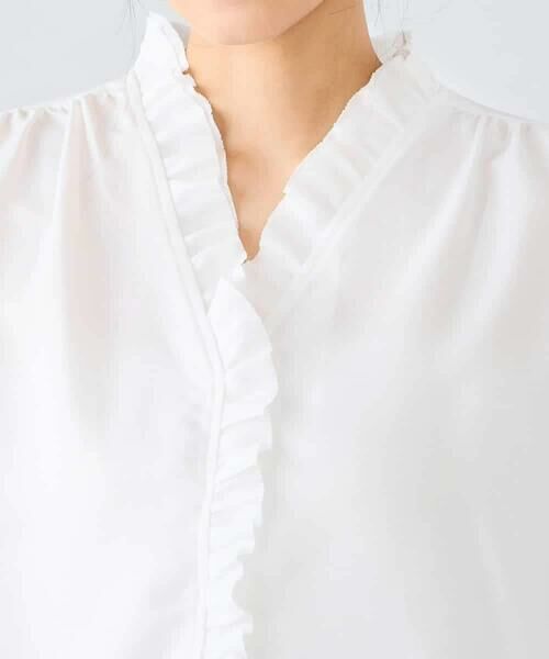 a.v.v / アー・ヴェ・ヴェ シャツ・ブラウス | フリルネックブラウス | 詳細9