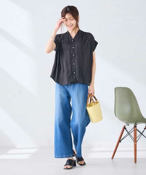 a.v.v / アー・ヴェ・ヴェ シャツ・ブラウス | Vネックプリントギャザーブラウス | 詳細19