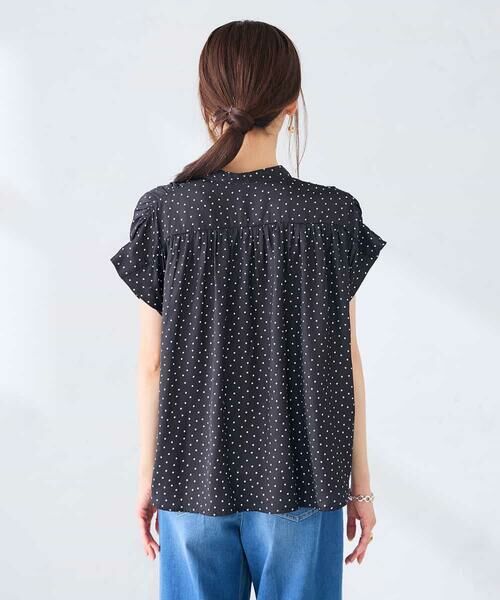 a.v.v / アー・ヴェ・ヴェ シャツ・ブラウス | Vネックプリントギャザーブラウス | 詳細25