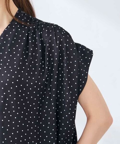 a.v.v / アー・ヴェ・ヴェ シャツ・ブラウス | Vネックプリントギャザーブラウス | 詳細27