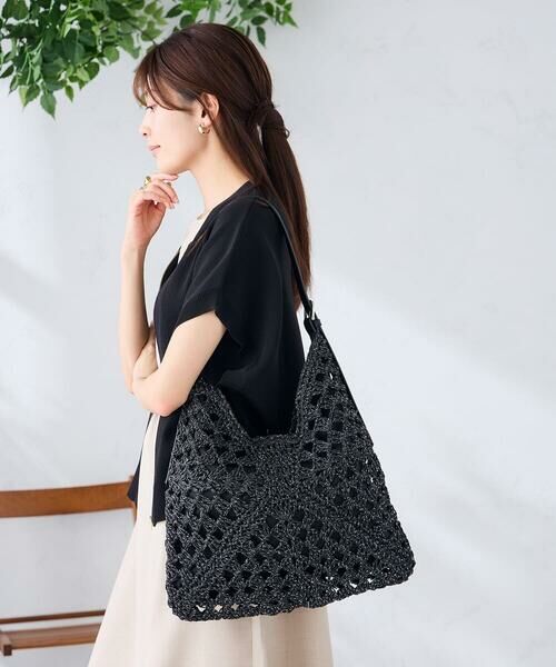 a.v.v / アー・ヴェ・ヴェ ショルダーバッグ | ラメフィルム透かし編みショルダーバッグ（ブラック）