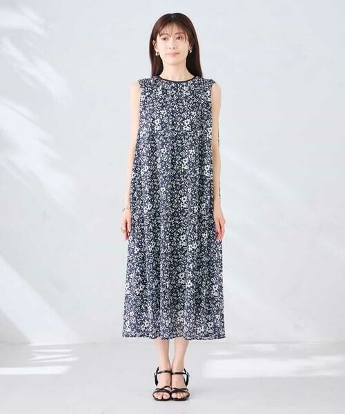 a.v.v / アー・ヴェ・ヴェ ロング・マキシ丈ワンピース | 【洗える】フラワープリントギャザーノースリーブワンピース | 詳細14